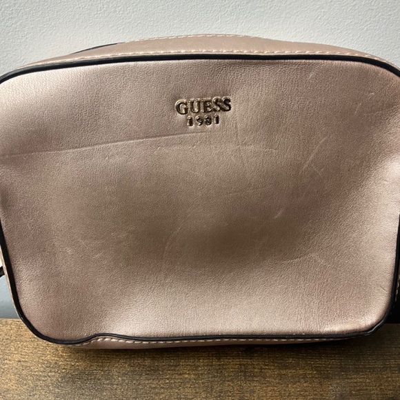 GUESS womens Top Zip bag - Picture 4 of 8